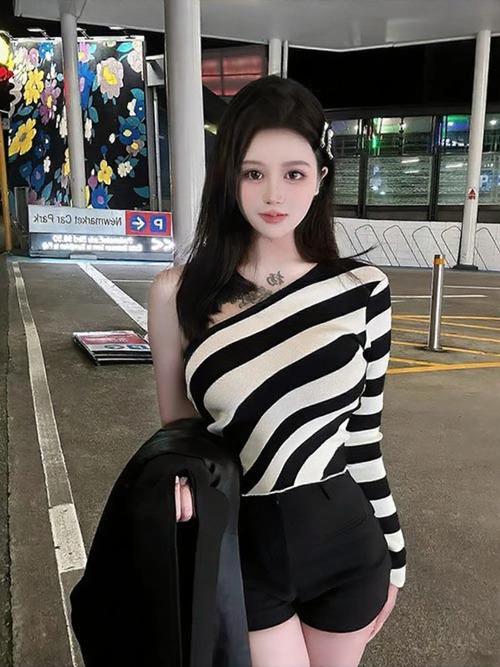Shiyi - Photo 1