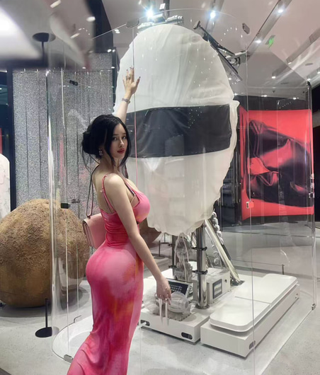 Kylie - Photo 3