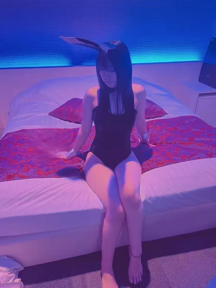 Tia - Photo 1