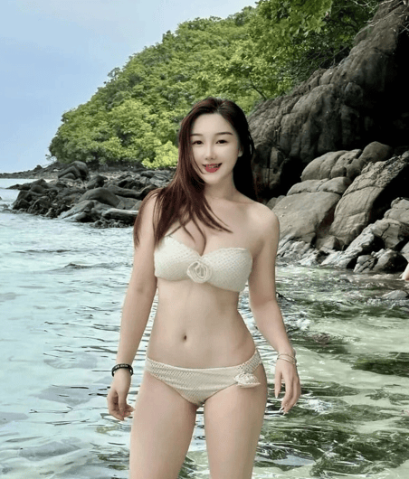 Una, 24yo Asian escort offering full service in Auckland