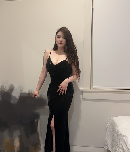 Zoe, 26, Chinese escort with curvy D cup figure in Auckland CBD