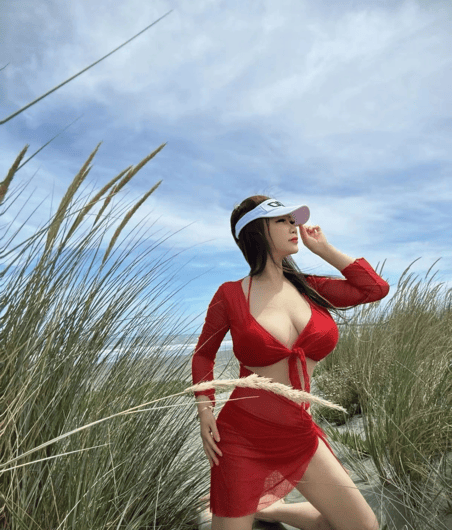 Betty - Photo 2