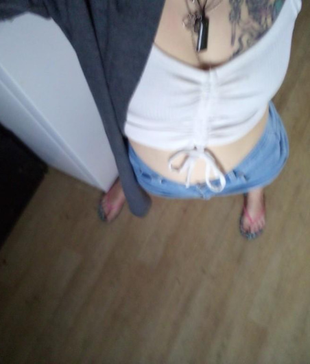 Evie - Photo 1