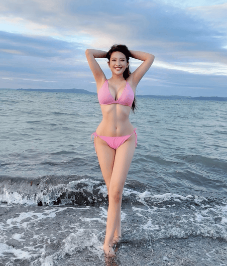 Dolly, 25 year old Thai escort in Dunedin offering private full service in and out calls