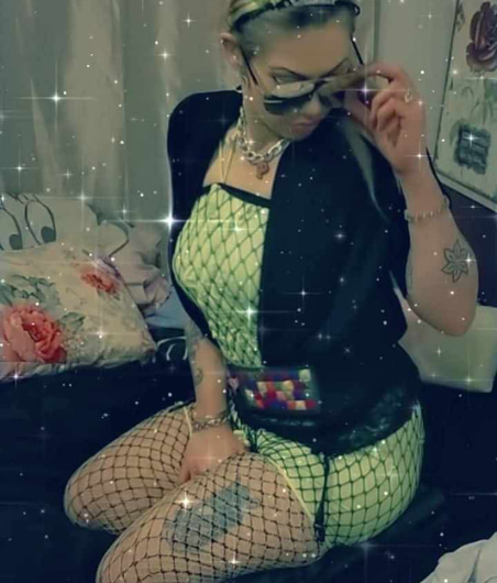 Ashley, a 40-year-old NZ European escort in Birkdale Auckland, offering private full service in and out calls