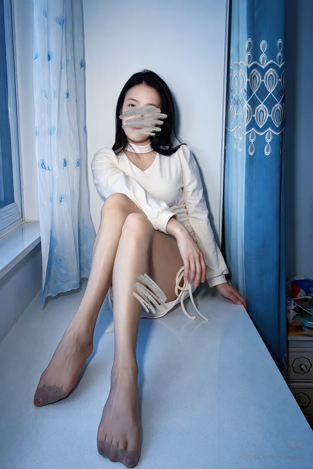 Luna 24-year-old Chinese escort in Aubin Grove Perth offering private full service