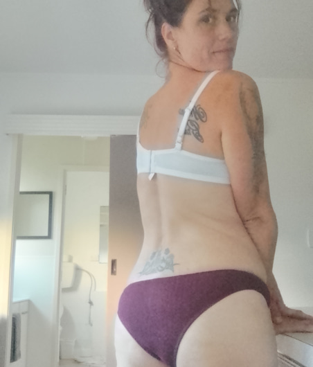 Sophia, 38-year-old NZ European escort in Whangarei offering private massage and incall services