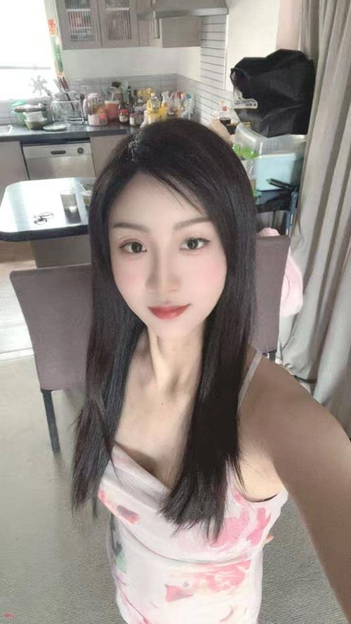 Kiki, a 25-year-old Chinese escort in Panmure Auckland, offering full service and in-calls