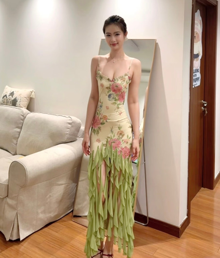 Lola, 26-year-old Asian escort in Gold Coast Carrara, tall with DD cup