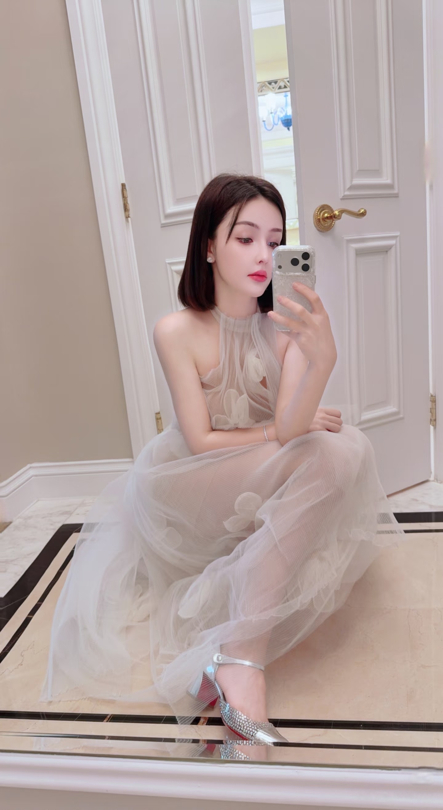 Elle - Photo 2