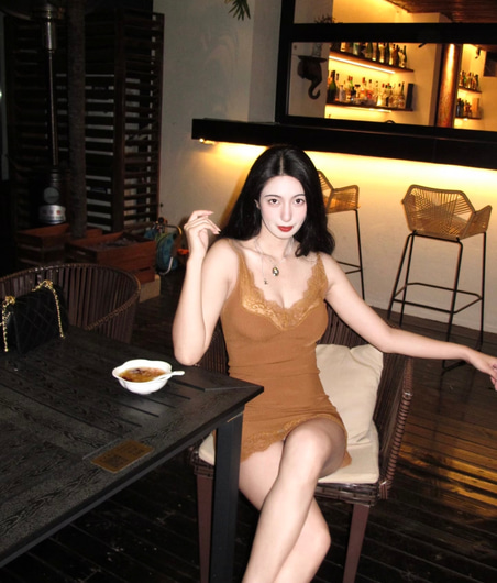 Clara 27-year-old Asian escort in Balgowlah Heights Sydney available for incalls and outcalls