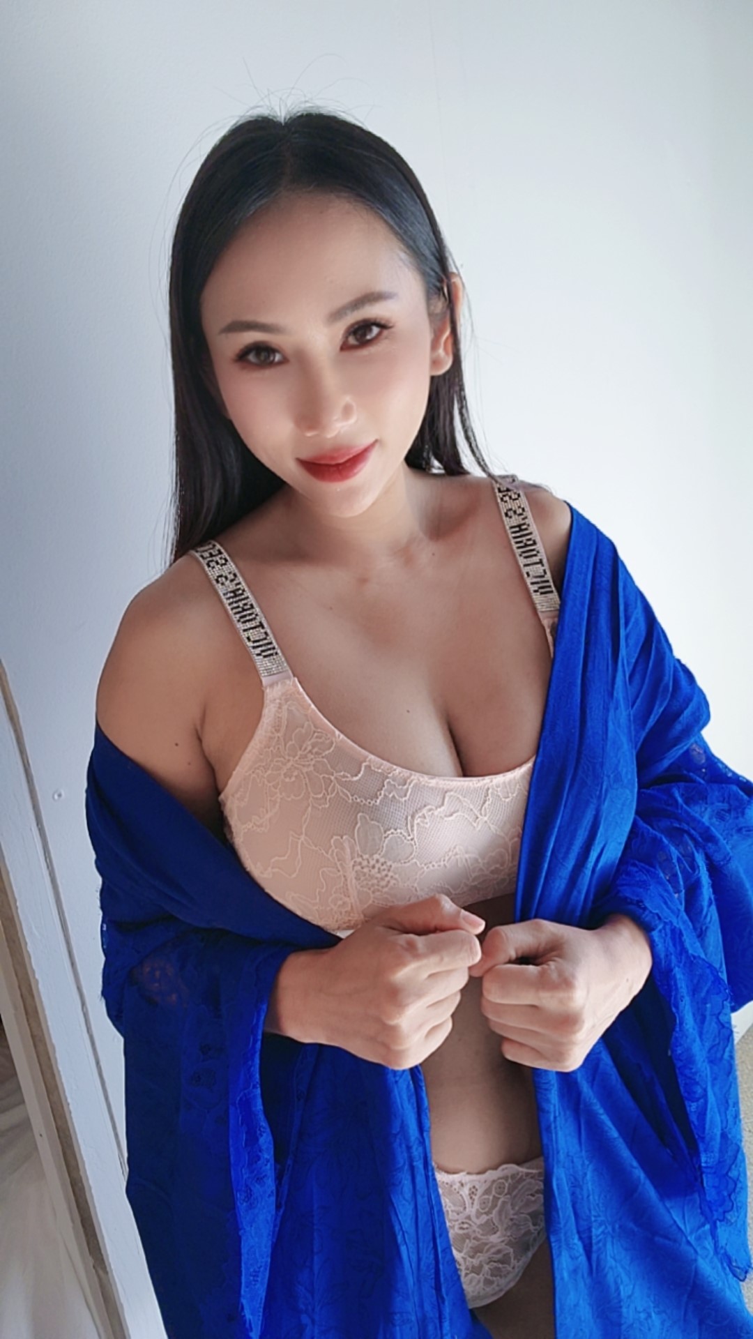 Thai private escort Mila in Hamilton, available for incall sessions