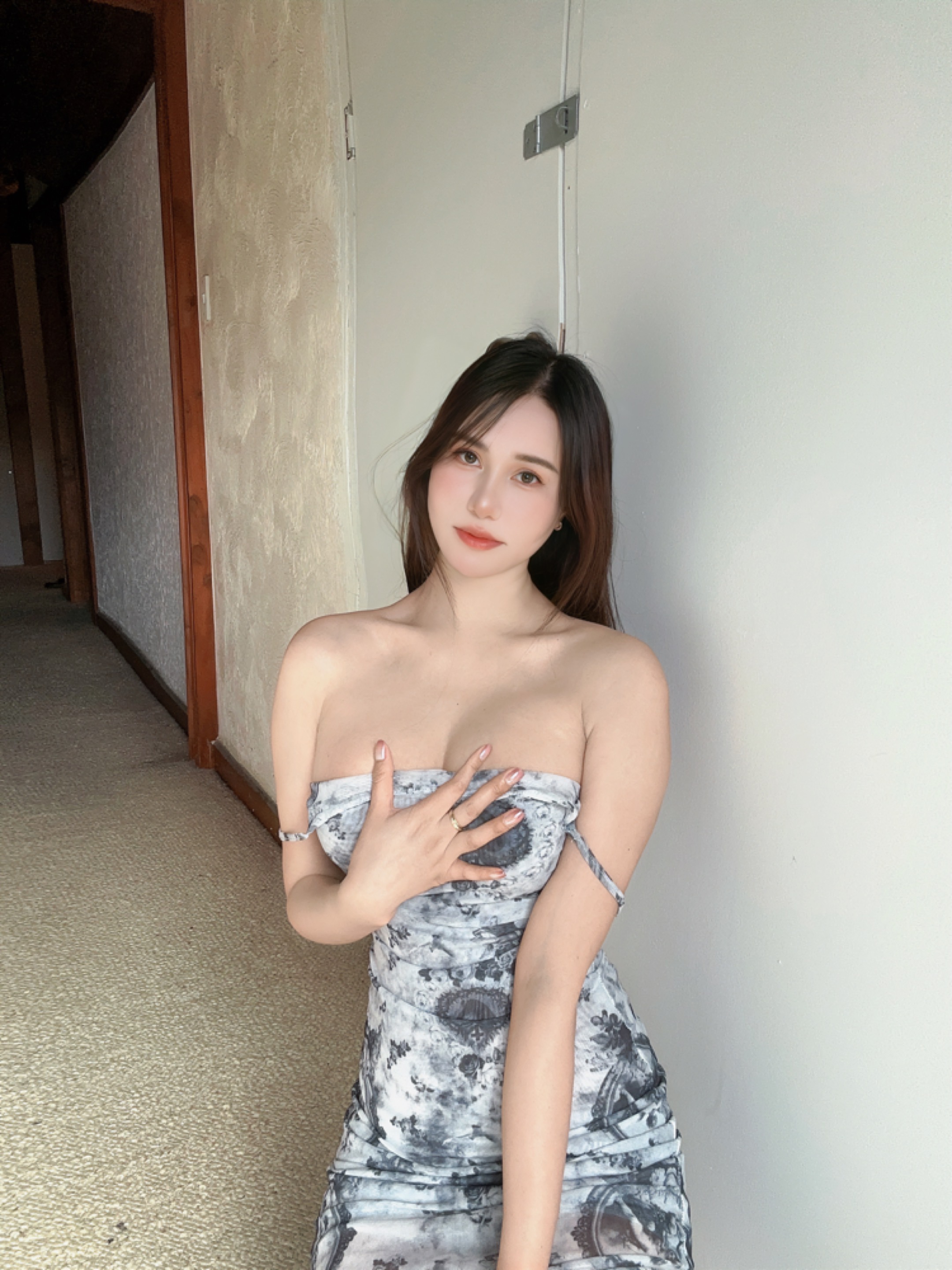 Avery 25-year-old Taiwanese escort available in Hastings Central North Island