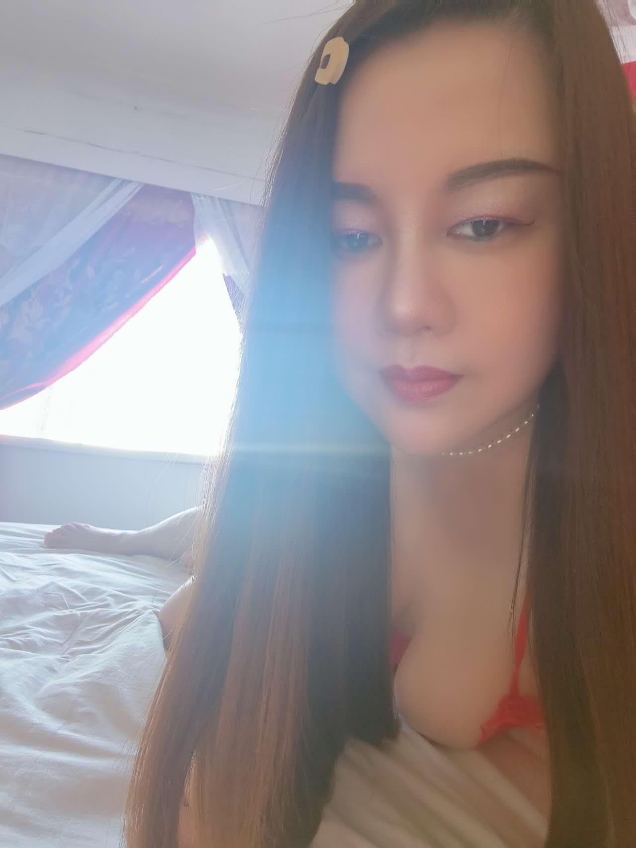 Lena - Photo 1