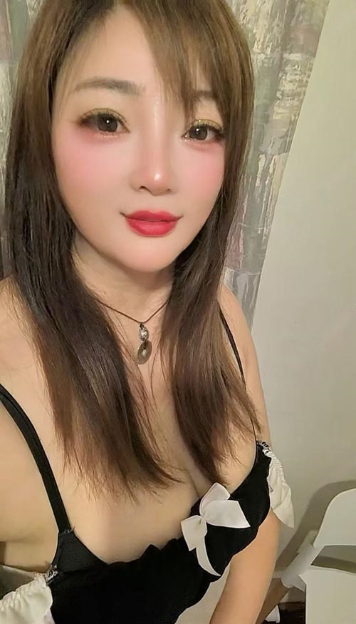 Cathy - Photo 1