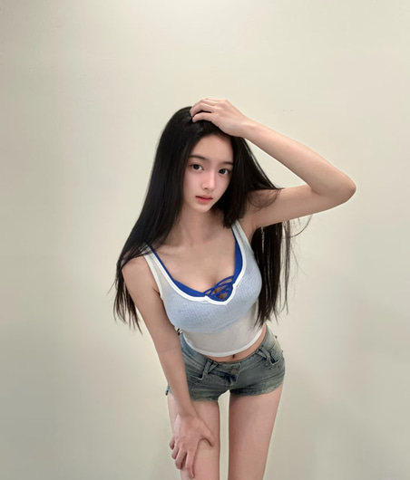 Isabella, 26-year-old Asian escort in Badgerys Creek Sydney offering professional incall services