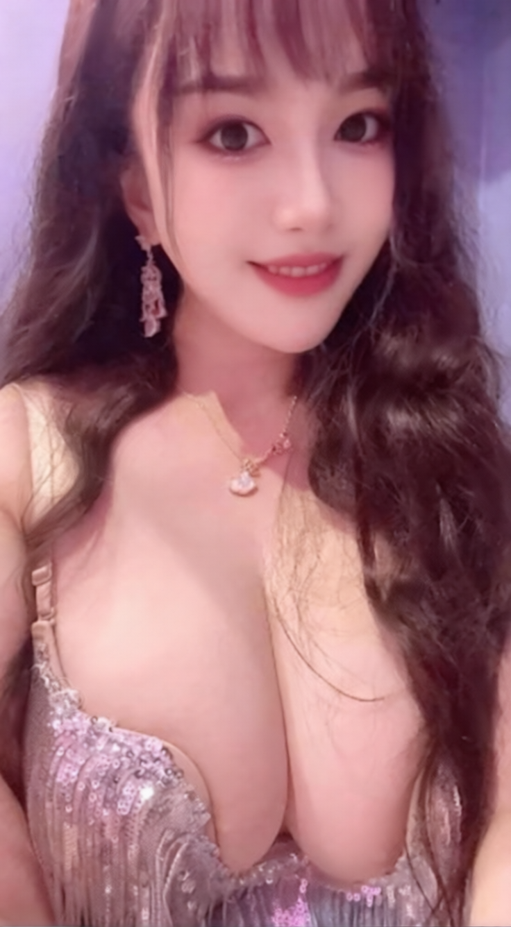 Candy - Photo 2