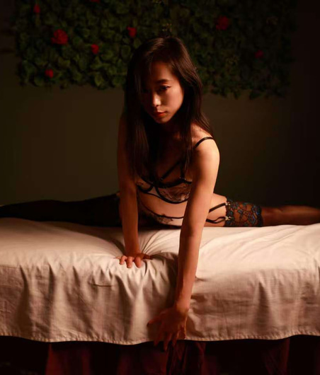 Mika, Asian escort in Auckland CBD with slim figure and long legs
