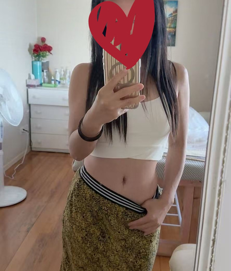 Mika, Asian escort in Auckland CBD with slim figure and long legs