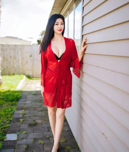 Monica - Photo 1