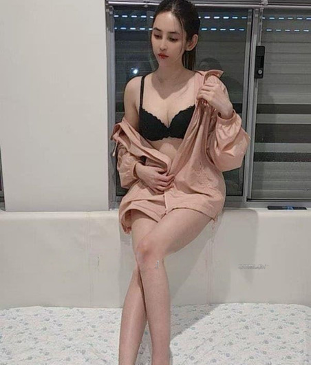 Young Vietnamese escort Zoe in Perth offering private services