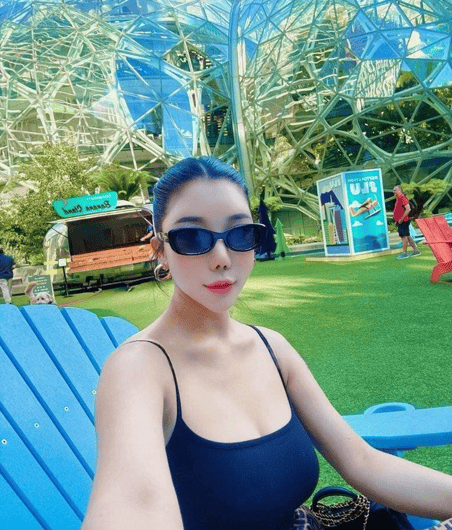 Korean escort Dorra with DD cup in Brisbane offering private services