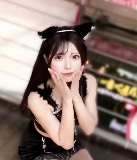 Momo, 24yo Chinese escort in Auckland CBD offering full service