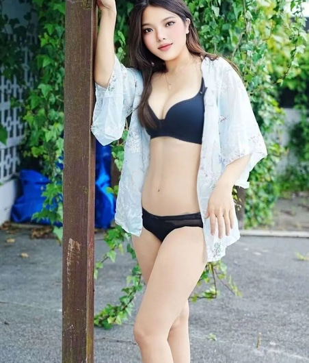 Attractive Asian escort Wawa offering services in Hamilton CBD