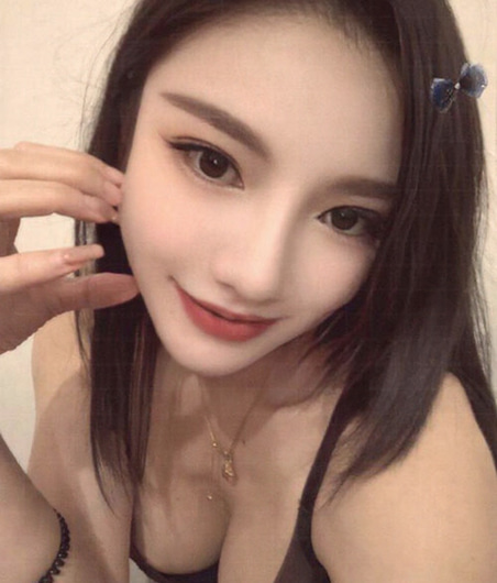 Sara, 24yo Chinese escort in Auckland with curvy D cups