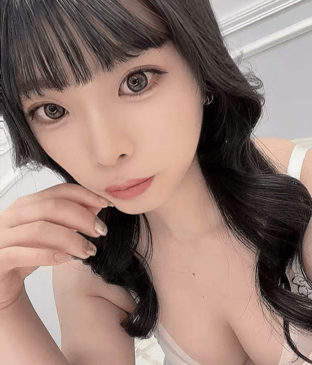 Tia, 22 year old Chinese escort available in Auckland CBD