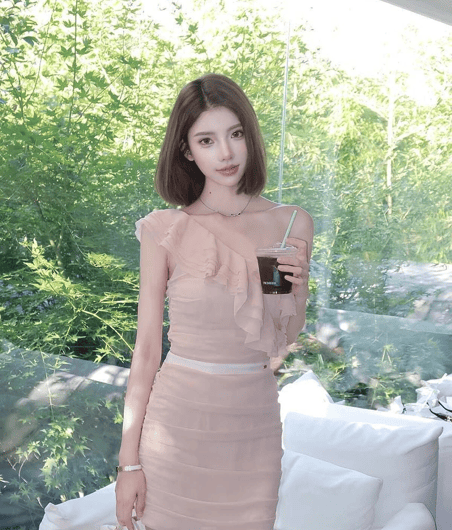 Jean, 25, Asian escort in Queenstown showing flexible yoga pose